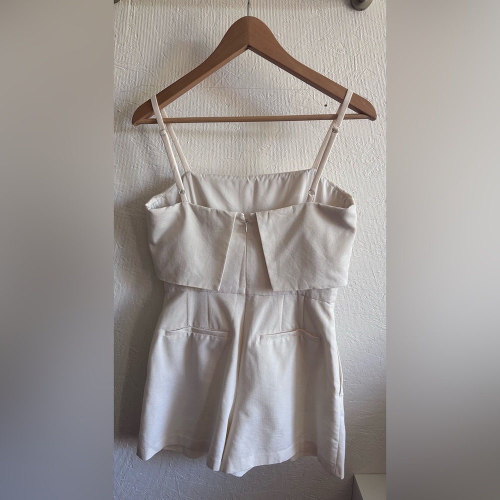Club Monaco Crepe Textured Cream Spaghetti Strap Romper Playsuit with Pockets - Picture 9 of 17